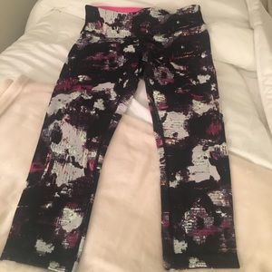 Lululemon cropped Wunder Unders (21”)